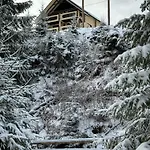 White House 3*