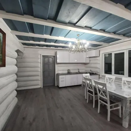 White House Synevyrs'ka Polyana