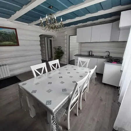 White House Aparthotel Synevyrs'ka Polyana