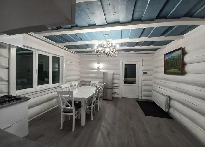 White House 3*