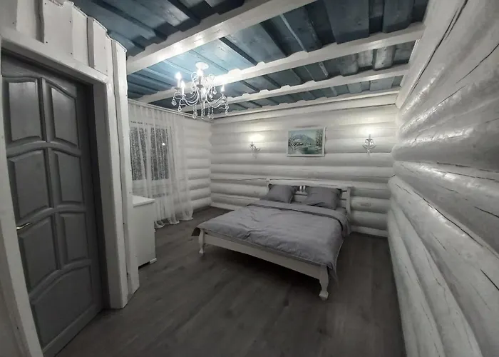Aparthotel White House Synevyrsʼka Polyana